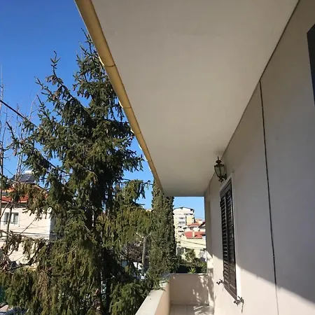 Cozy Room in Tirana by Paymán Club *