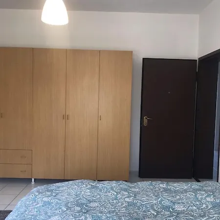 Ubytování v soukromí Cozy Room in Tirana by Paymán Club