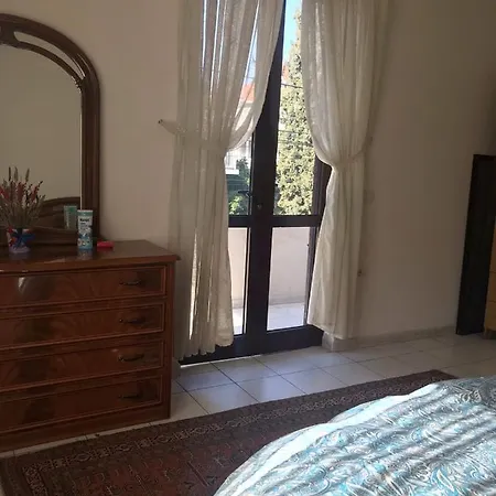 Tirana City Rooms טיראנה