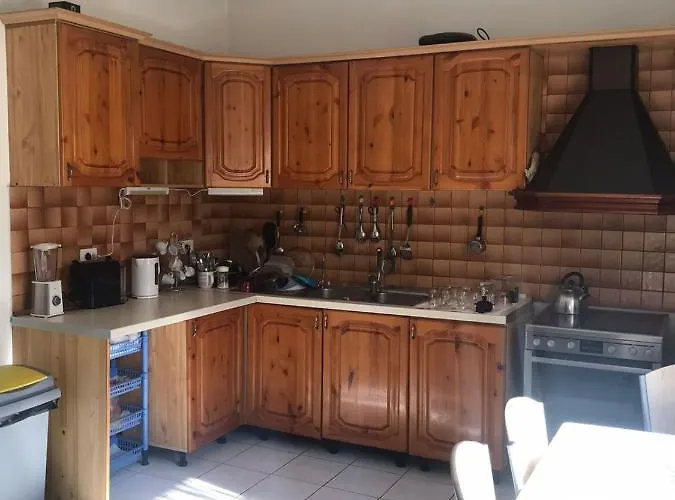 - Vatra E Lagjes By Paymán Club Habitación en casa particular